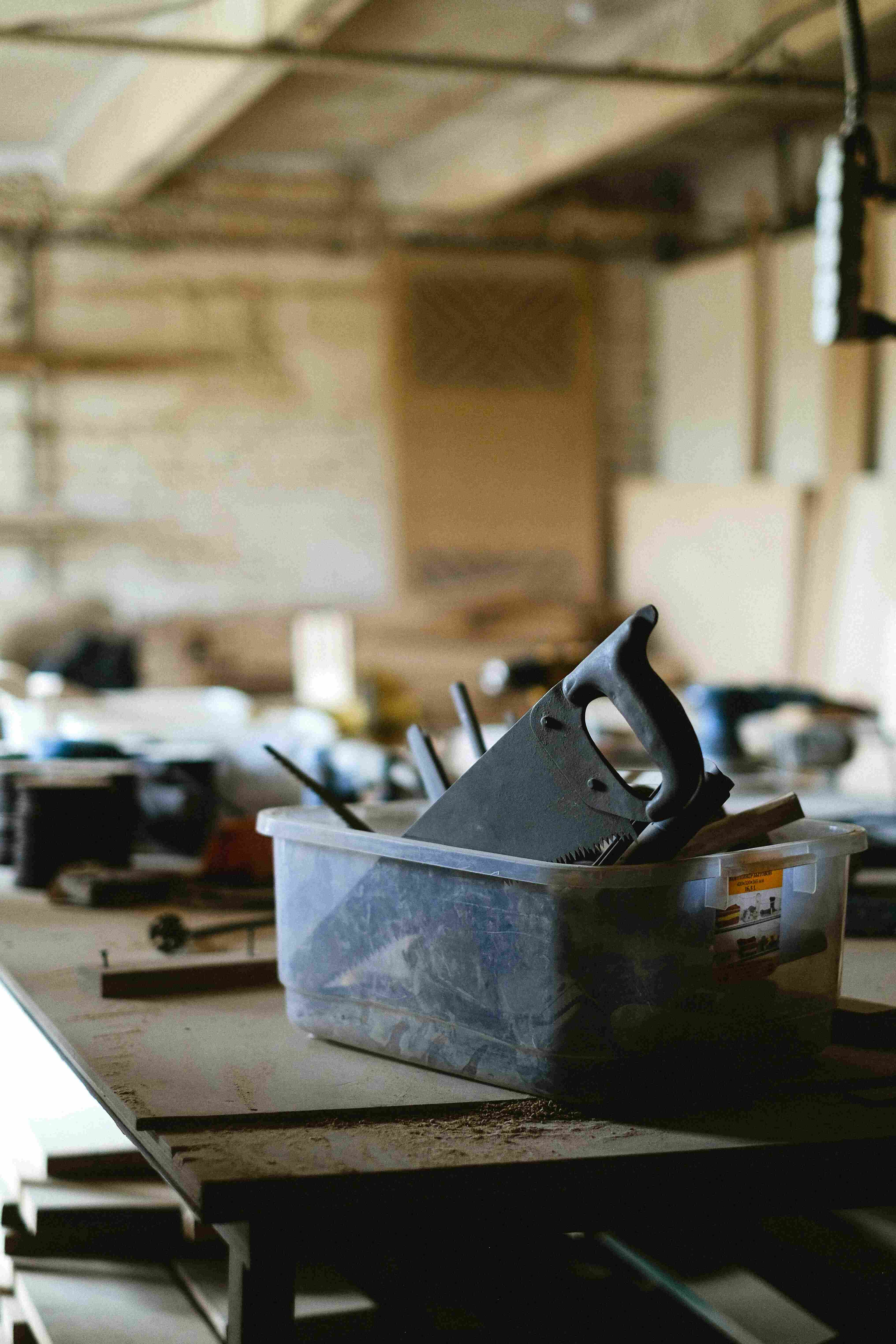 werkbank detail metall späne nahaufnahme_0054.jpeg